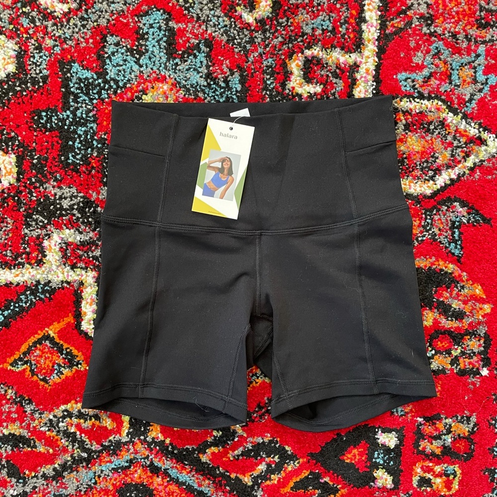 High Waist Back Waistband Pocket Seamless Biker Short - size small